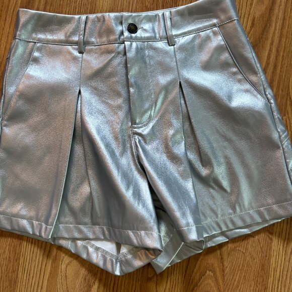 Saints & Hearts Women's Metallic High Rise Star Back Shorts - Picture 1 of 4